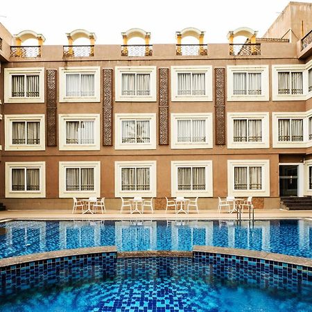 Отель Zone Connect By The Park Parra Goa Анжуна Экстерьер фото