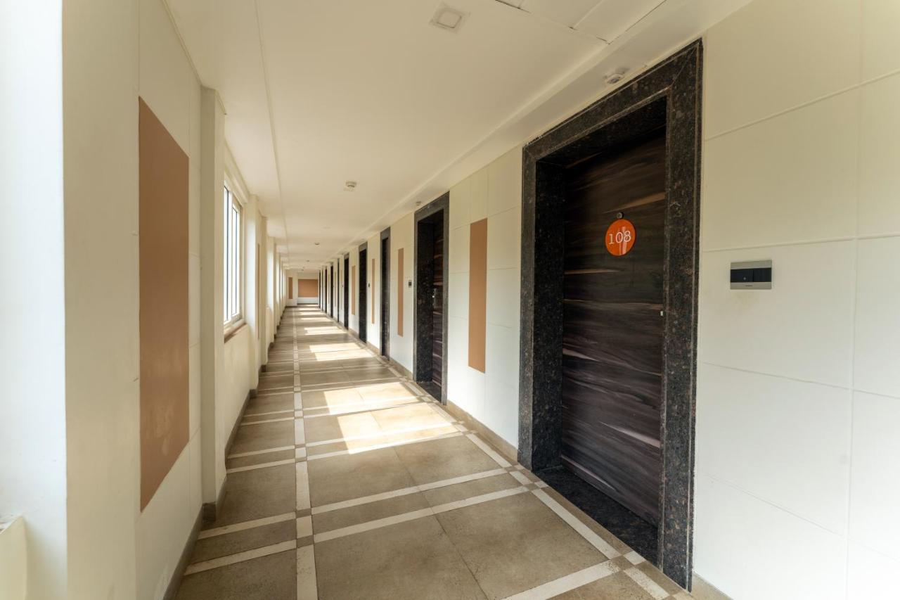 Отель Zone Connect By The Park Parra Goa Анжуна Экстерьер фото
